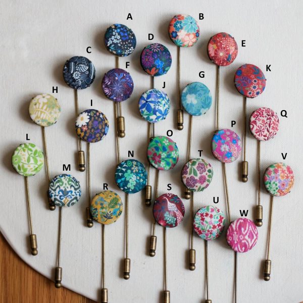 Fibule en laiton avec motif floral rond, modèle à choisir parmi plusieurs motifs