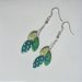 Boucles d'oreilles pendantes aux trois perles vertes sur argent 925, collection Arolle
