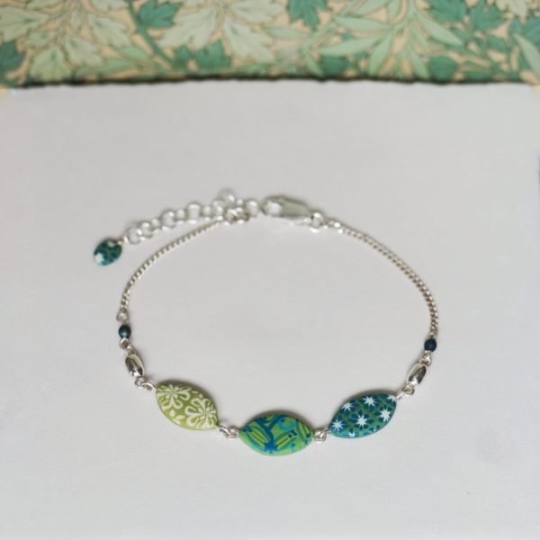 Bracelet fin en argent 925 et trois perles vertes, collection Arolle