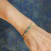 Bracelet fin en argent 925 et trois perles vertes, collection Arolle